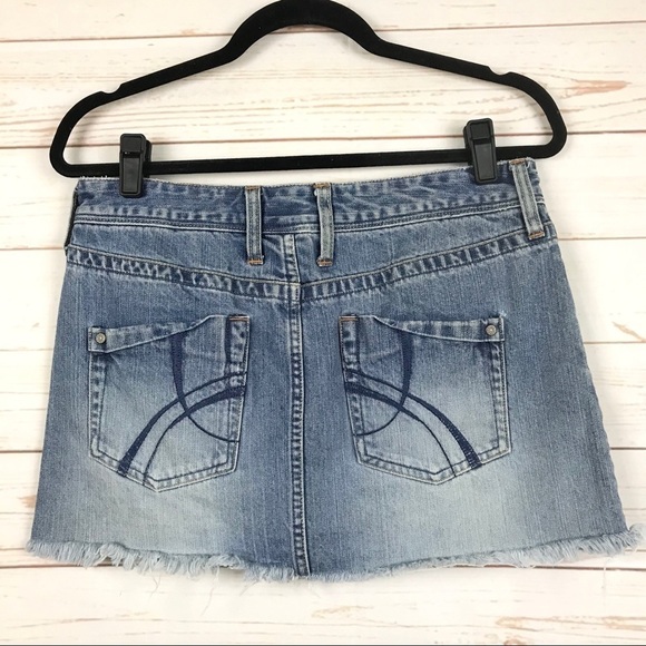 Fossil Bella Distressed Denim Mini Skirt Sz 6 - Picture 2 of 8